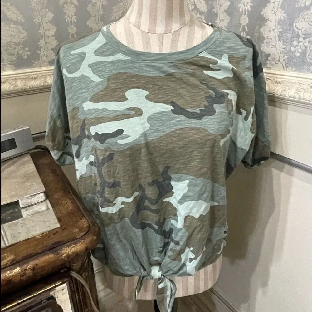 CAMOFLAUGE TIE front stitch fix tee!
